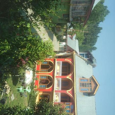 Wani Guest House Gulmarg Esterno foto